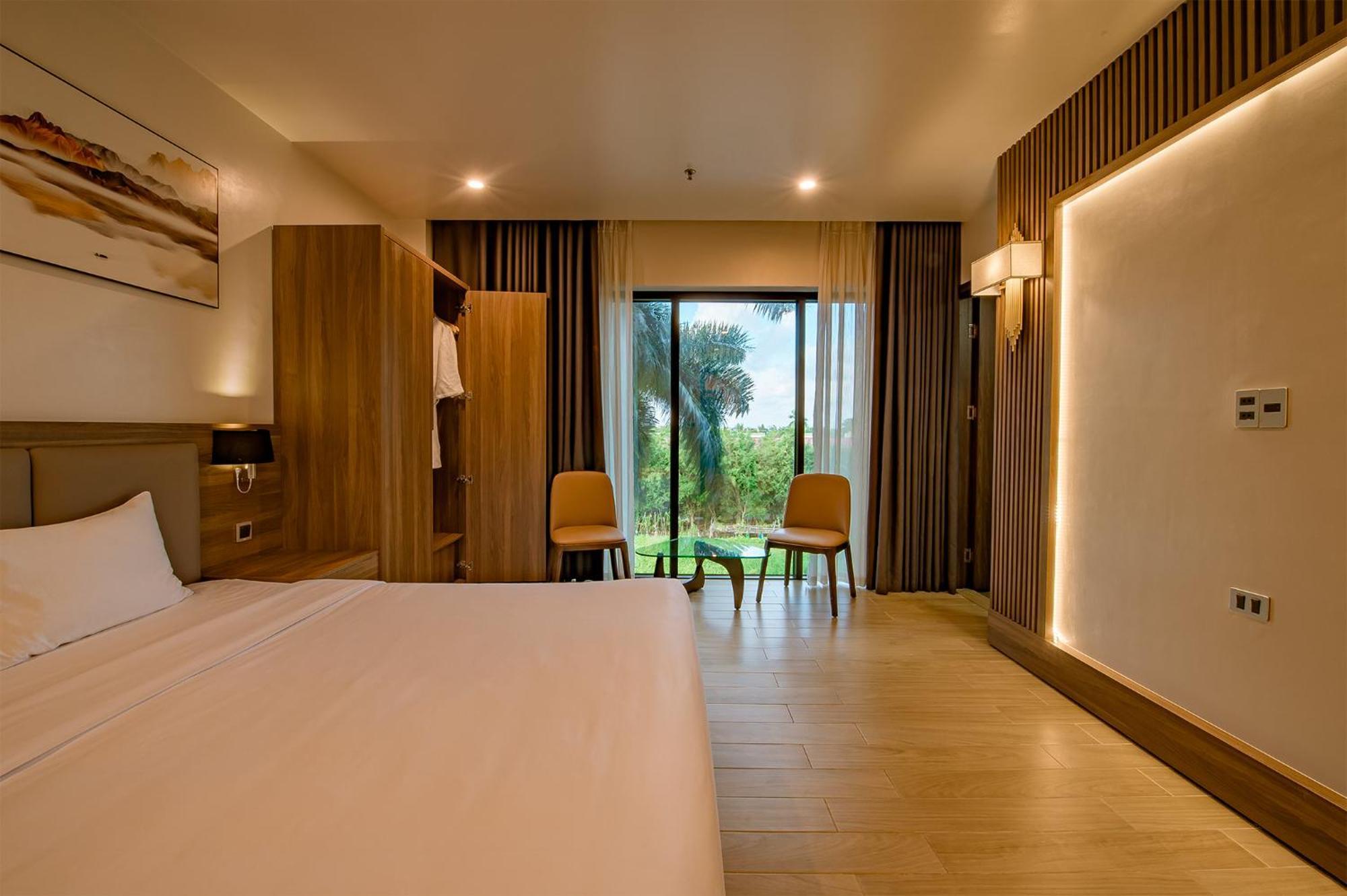 Zen Riverside Hotel & Residences Hai Phong Exteriör bild