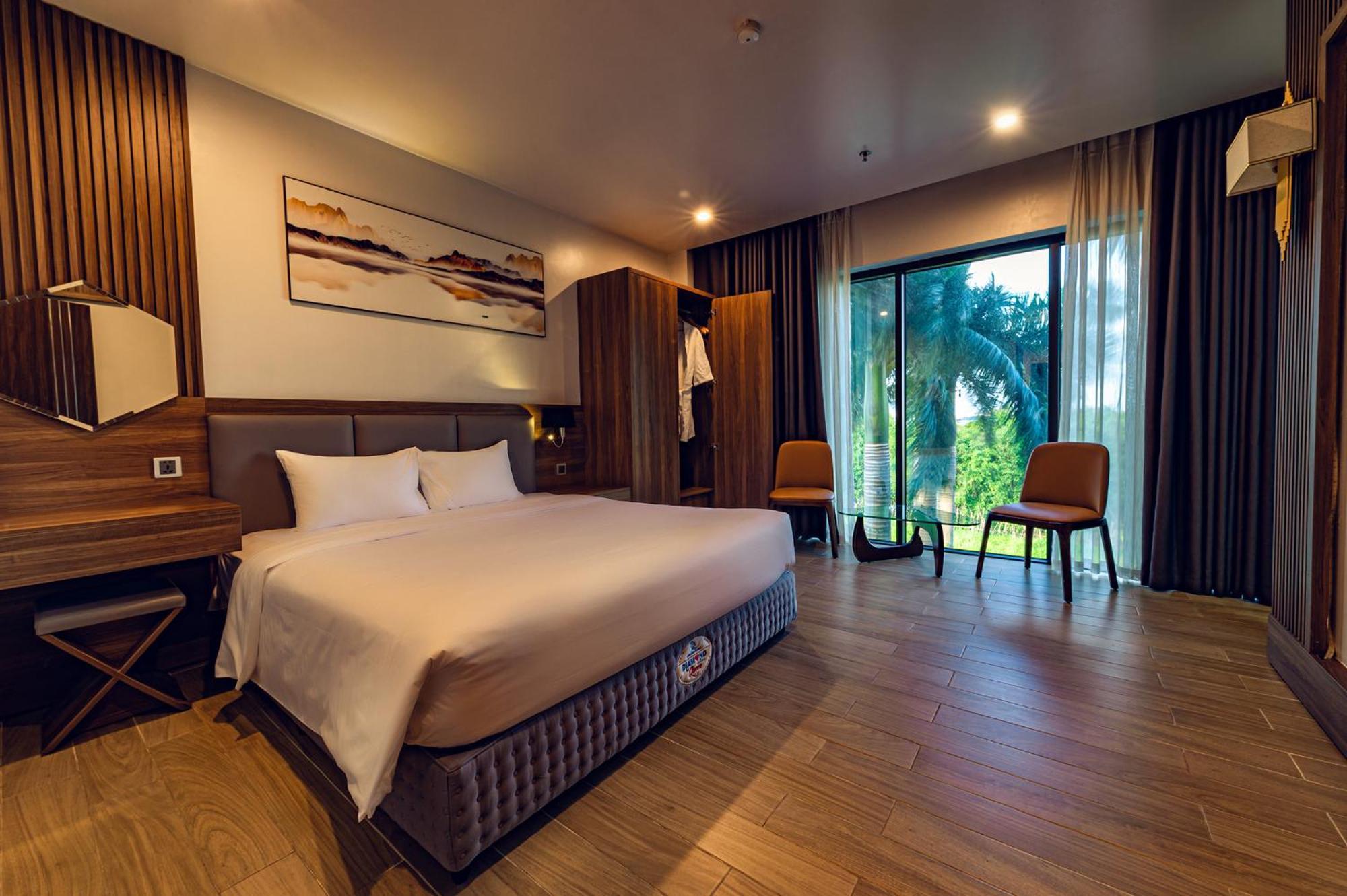 Zen Riverside Hotel & Residences Hai Phong Exteriör bild