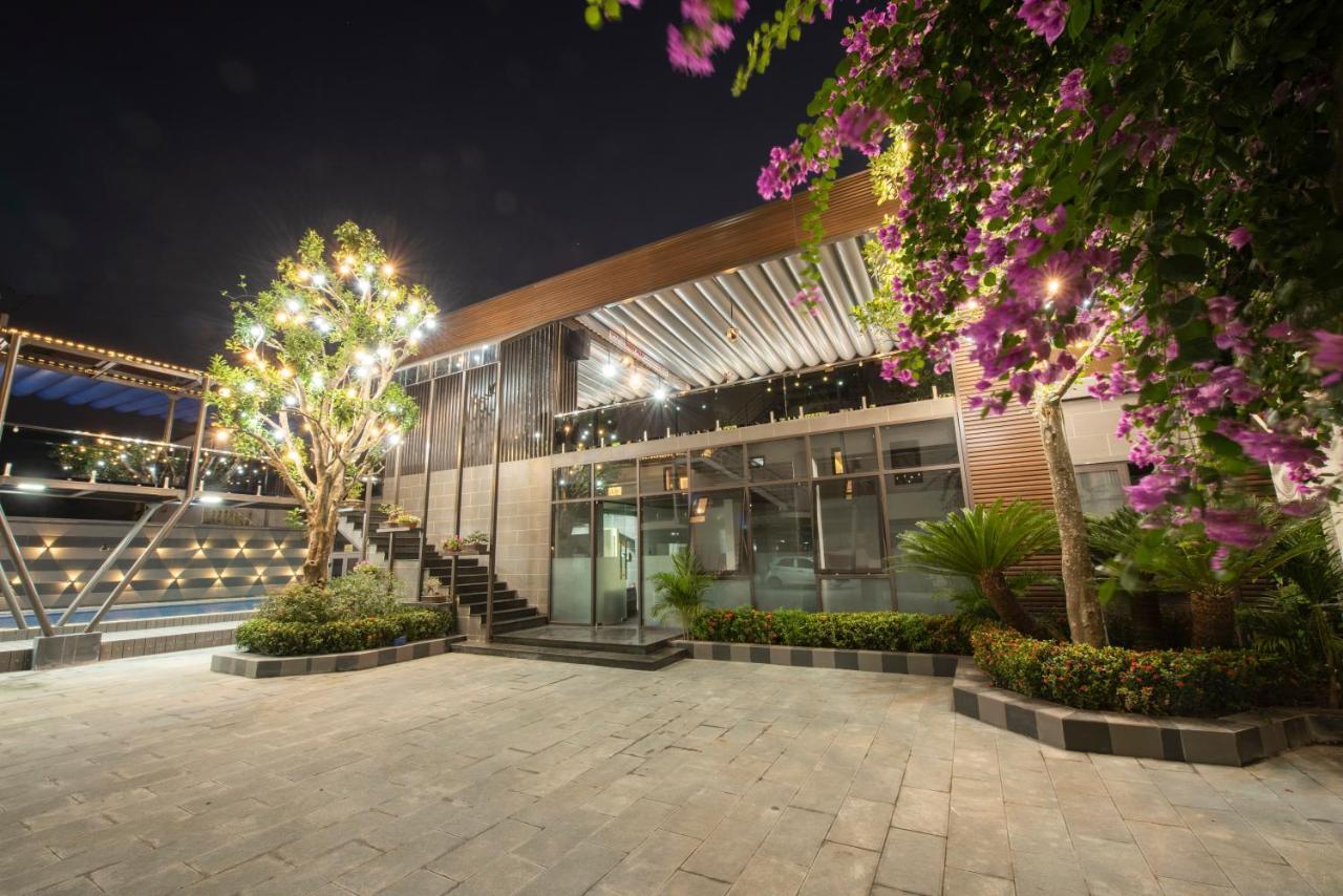 Zen Riverside Hotel & Residences Hai Phong Exteriör bild